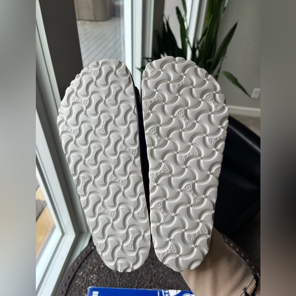 BIRKENSTOCK MADRID SANDALS IN DRESS BLUE PATENT 35 EU (4-4.5 US) - Picture 8 of 9